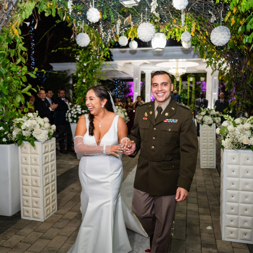 Retouching a photo with artificial intelligence in the Cyberpunk style